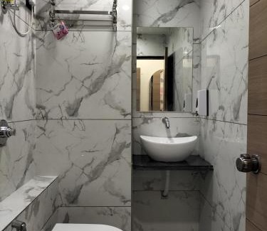 Ahmedabad Hotel | Hotel Paris Plaza