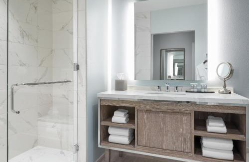 Palm Desert Hotel | HOTEL PASEO, Autograph Collection