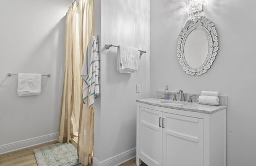 Pass Christian Hotel | Hotel Pass Christian Queen Suite 305