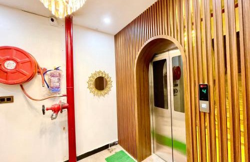 Kakarmatha Hotel | HOTEL PD ! VARANASI होटल पी-डी! वाराणसी ஹோட்டல் பி-டி ! வாரணாசி, హోటల్ P-D ! వారణాసిFully Air-Conditioned hotel with wi-fi & Parking availability, near Kashi Vishwanath Temple, and Ganga ghat, Breakfast included, Best Hotel in Varanasi
