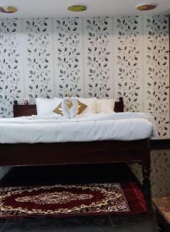 Tanuku Bed & Breakfast | Hotel peacock Inn