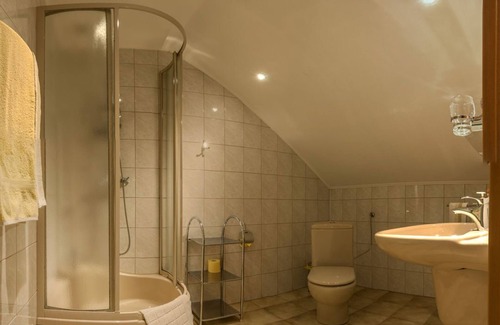 Aleksandrow Lodzki Hotel | Hotel Pelikan