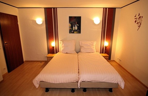 Klotten Hotel | Hotel Pension Dorfschänke