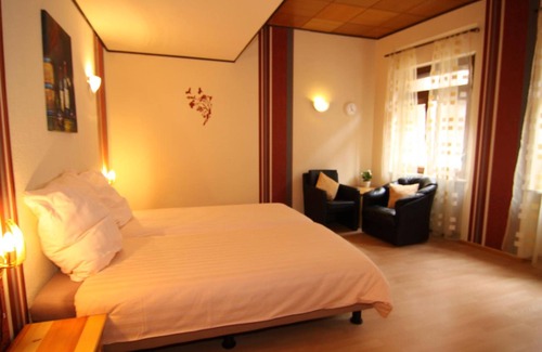 Klotten Hotel | Hotel Pension Dorfschänke