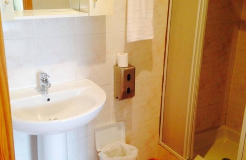 Bullas House | Hotel Pension Flipper
