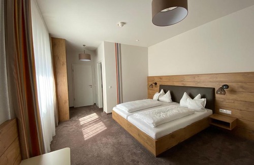 Eitting Hotel | Hotel-Pension Scharl am Maibaum
