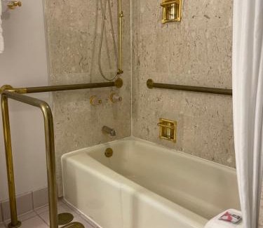 Bartlesville Hotel | Hotel Phillips
