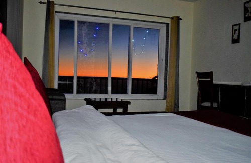 The Mall Road Resort | Hotel Phoenix