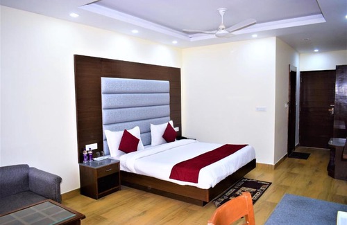 The Mall Road Resort | Hotel Phoenix