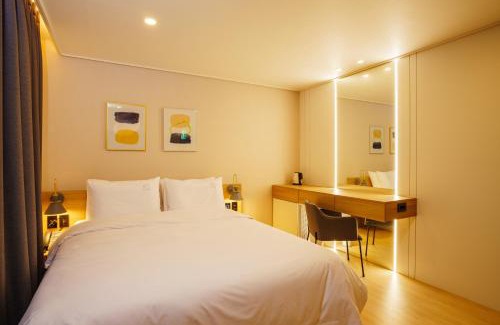 Chungmu Hotel | Hotel Pico