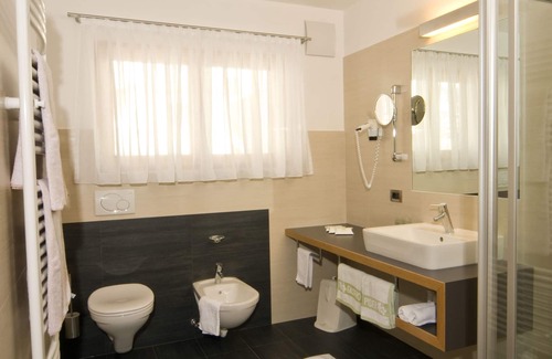 San Genesio Hotel | Hotel Pider