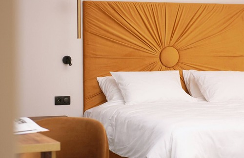 Srodmiescie Hotel | Hotel Pietryna
