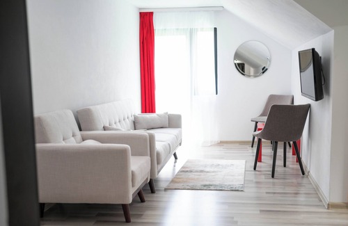 Capatanenii Pamanteni Hotel | Hotel Piscul Negru
