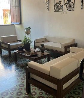 Santa Cruz de Mompox Hotel | HOTEL PLAZA BOLIVAR MOMPOX ubicado en el centro histórico con parqueadero interno