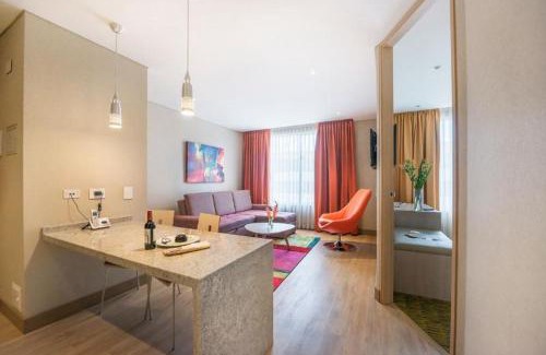 San Patricio Apartment | Hotel Plaza Suites
