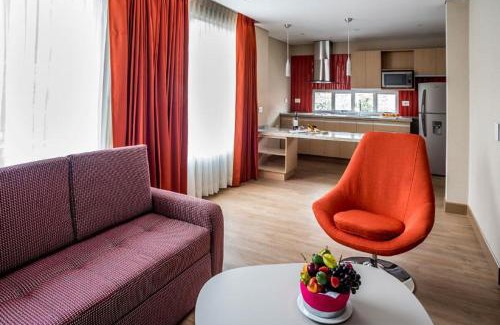 San Patricio Apartment | Hotel Plaza Suites