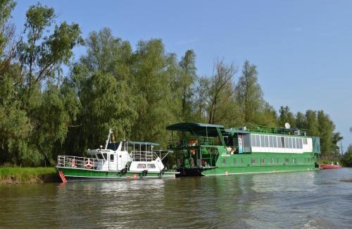 Uzlina Boat Rental | Hotel Plutitor Kingfisher