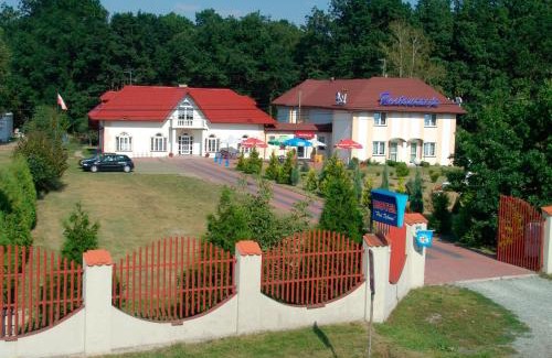 Dlutow Hotel | Hotel Pod Dębami