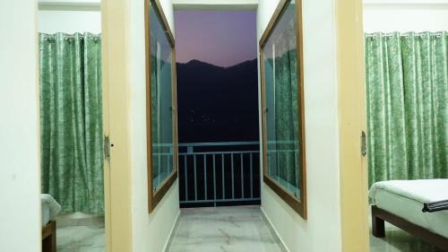 Rajgarhi Hotel | HOTEL POLL STAR Inn