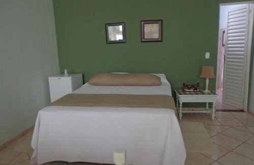 Sertaozinho Hotel | Hotel Pousada Chalé das Flores