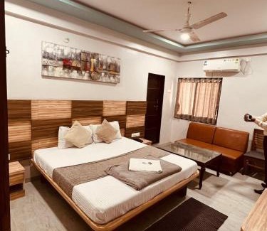 Ahmednagar Hotel | Hotel Pragati Inn