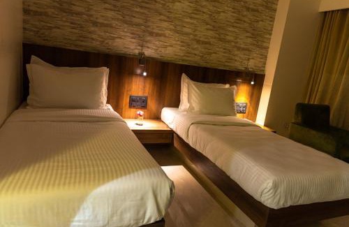 Solapur Hotel | Hotel Pratham