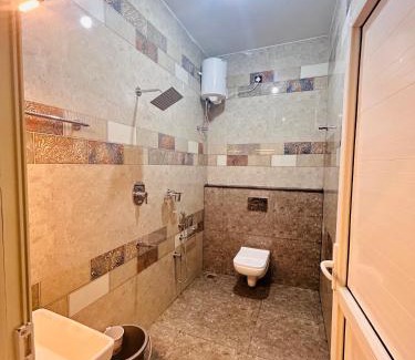 Ganapathichettikulam Hotel | Hotel Priso