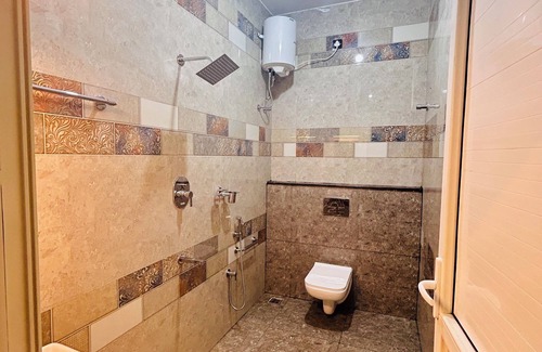 Ganapathichettikulam Hotel | Hotel Priso