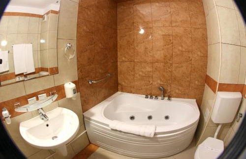Ialomita County Hotel | Hotel Privighetoarea