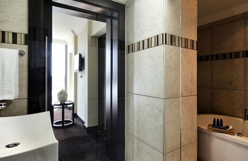 Lubumbashi Hotel | Hotel Pullman Lubumbashi Grand Karavia