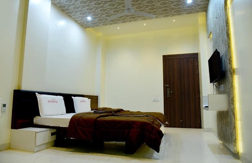 Satara Hotel | Hotel Pushpak