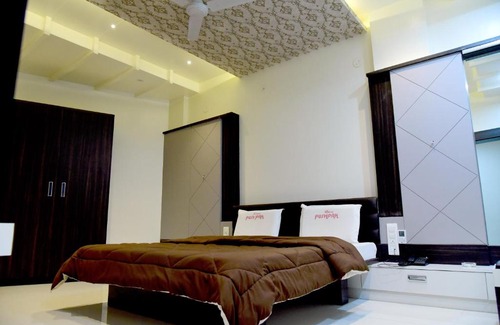 Satara Hotel | Hotel Pushpak