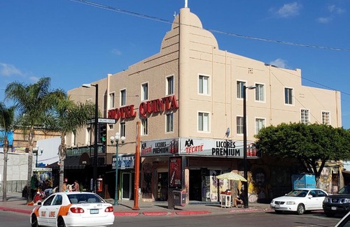 Avenida Revolucion Hotel | Hotel Quinta