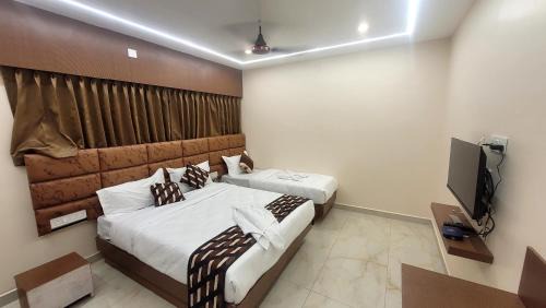 Thousand Lights House | Hotel RA Apartment