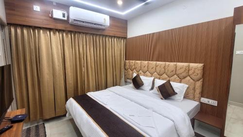 Thousand Lights House | Hotel RA Apartment