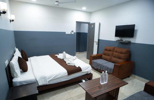 Ekkatuthangal Hotel | HOTEL RAAJ GRAND