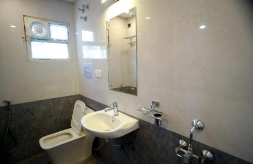 Ekkatuthangal Hotel | HOTEL RAAJ GRAND