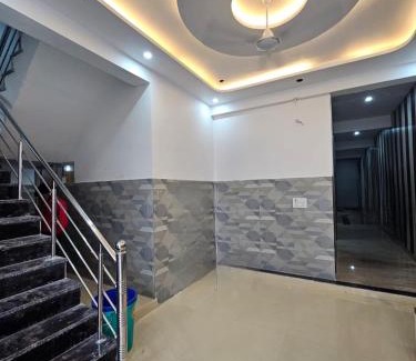 Vrindavan House | Hotel Radha Krishna Dham
