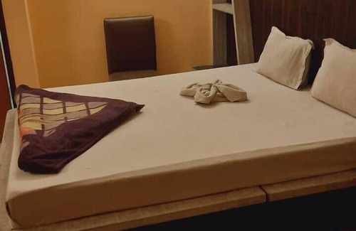 Kalighat Hotel | Hotel Raj