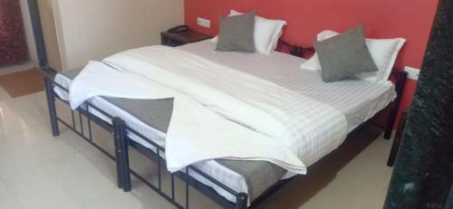 Tarapur Hotel | Hotel Rajendra