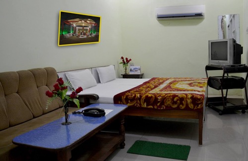 Hardoi House | Hotel Rama Palace