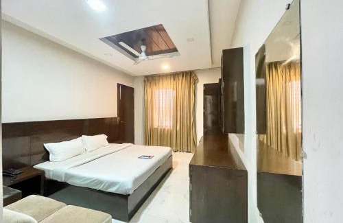 Haridwar Hotel | HOTEL RAY BAN ! HARIDWAR होटल रे बन ரே பான் ஹோட்டல் fully-Air-Conditioned-hotel, lift-wifi-and-Parking-availability near Ganga Ghaat and Mansa Devi Temple