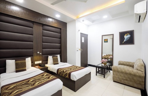 Karol Bagh Hotel | Hotel Red Castle 4 Star