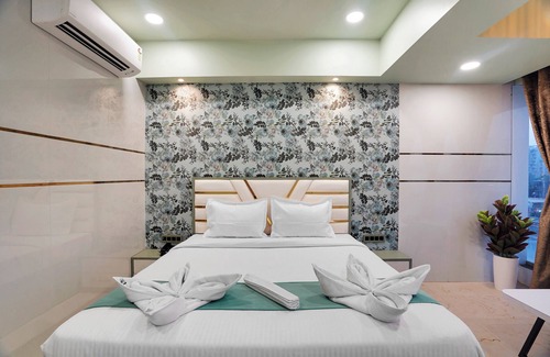Wagholi Hotel | Hotel Regal Heaven