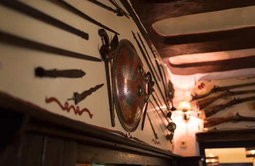 Krov House | Hotel Reichsschenke Zum Ritter Götz "Garni"