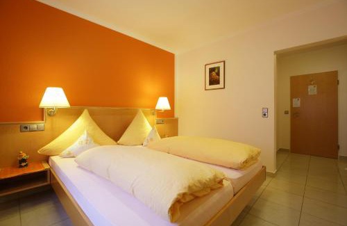 Neuenburg am Rhein Hotel | Hotel-Restaurant Gasthof Adler