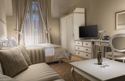 Povazska Bystrica Hotel | Hotel & Restaurant Gino Park Palace