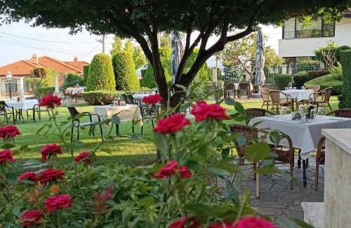 Karlovo Hotel | Hotel-restaurant Almond