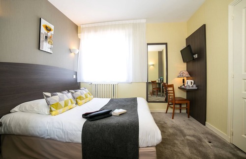 Doue-la-Fontaine Hotel | Hotel Restaurant Auberge de la Rose