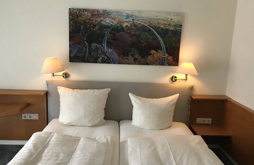 Dannenfels Hotel | Hotel-Restaurant Bastenhaus
